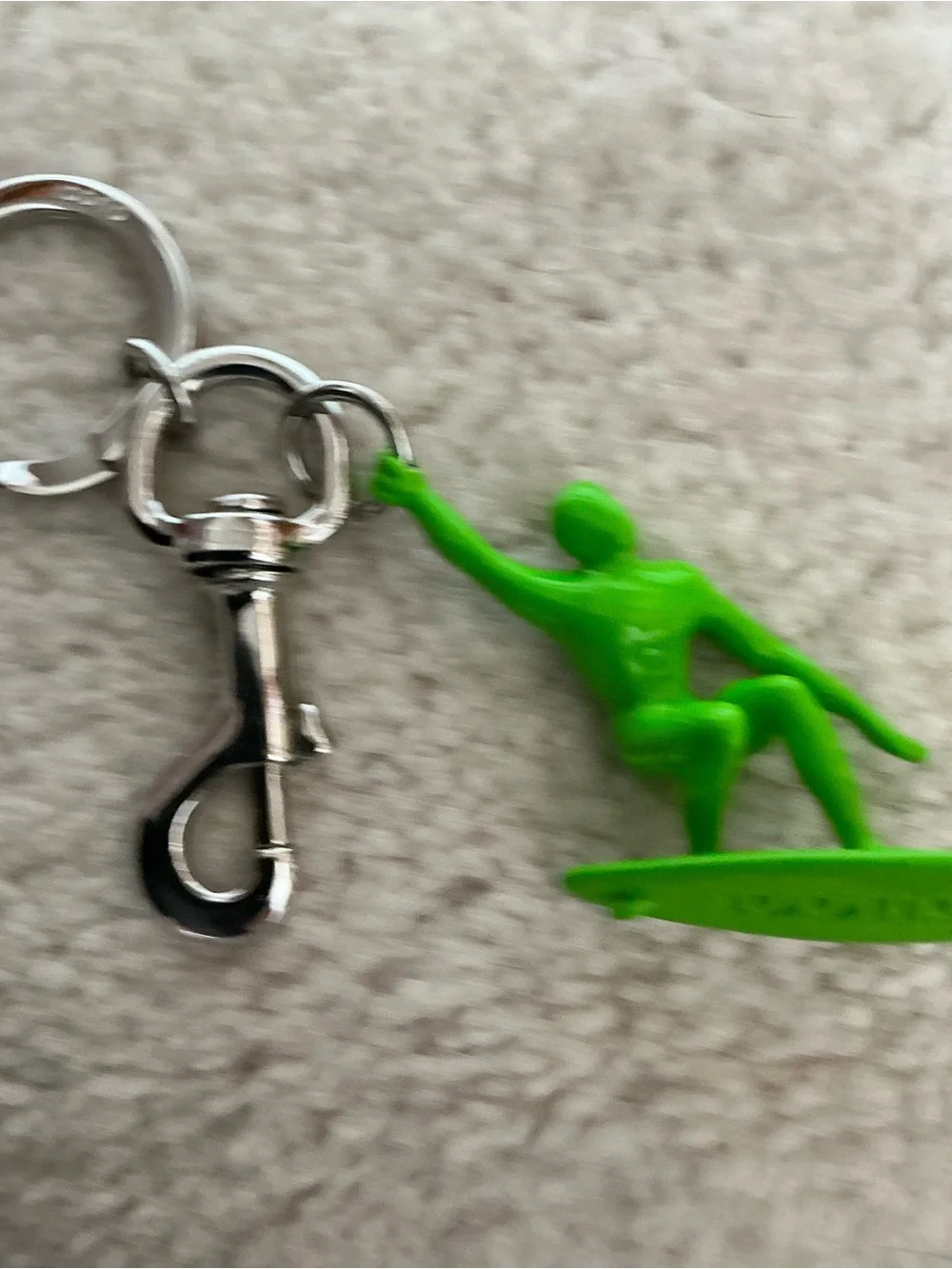NEW IN BOX GUCCI NEON GREEN CERAMIC SILVER SURFER KEYCHAIN KEY RING FOB